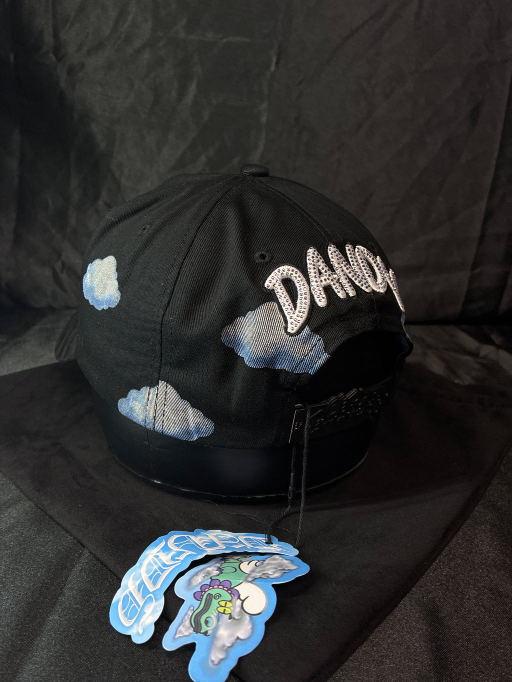 03) Días Nublados(Dandy Hats Junior H)