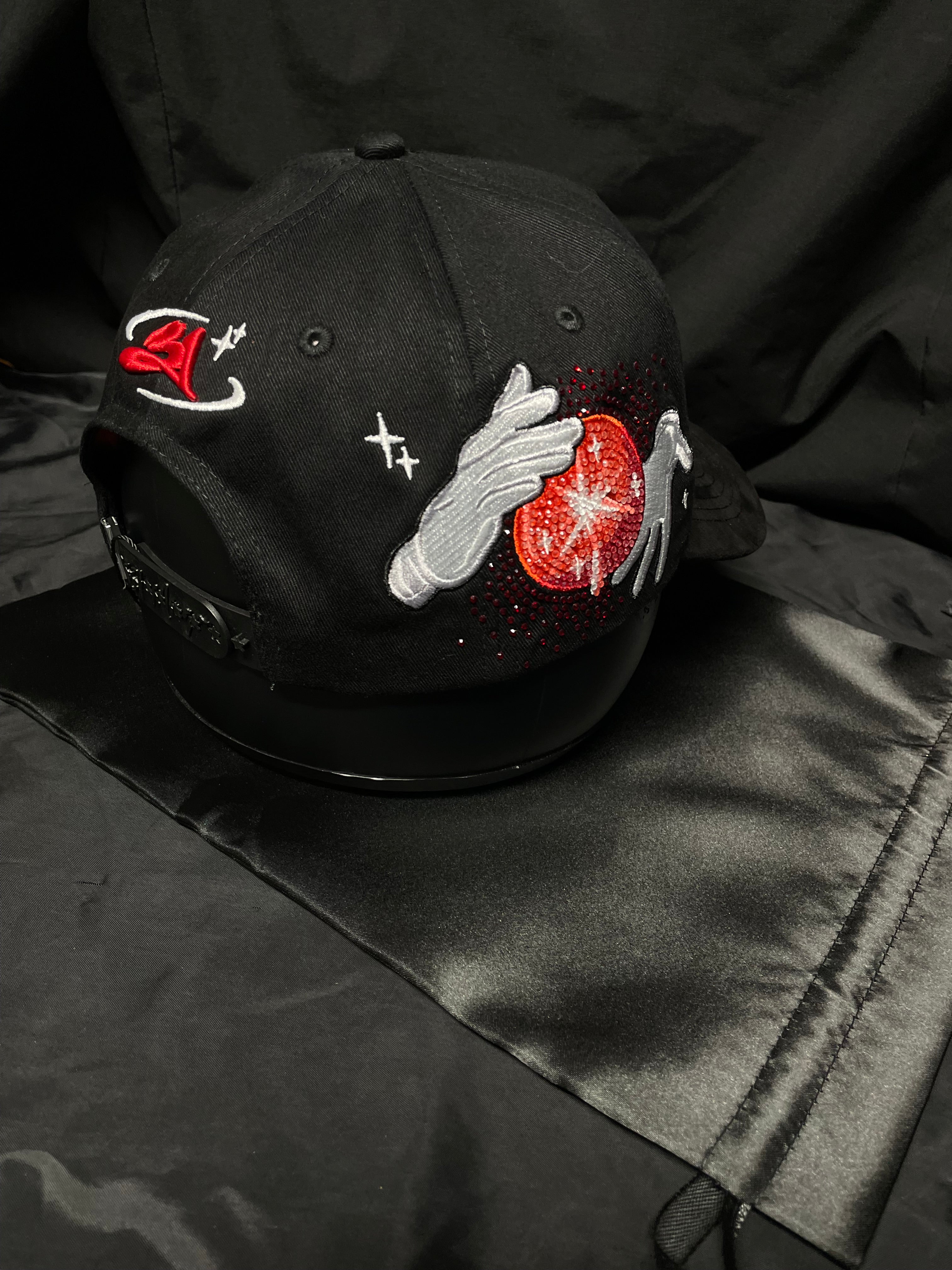 Thirty One Hats El Mago Red.❣️